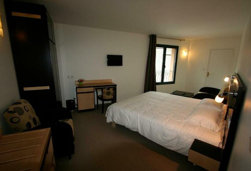 Номер Стандарт Трехместный, Auberge De La Xaintrie
