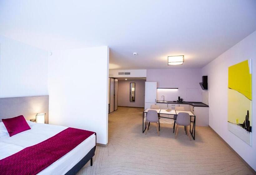 Полулюкс, Arche Hotel Krakowska