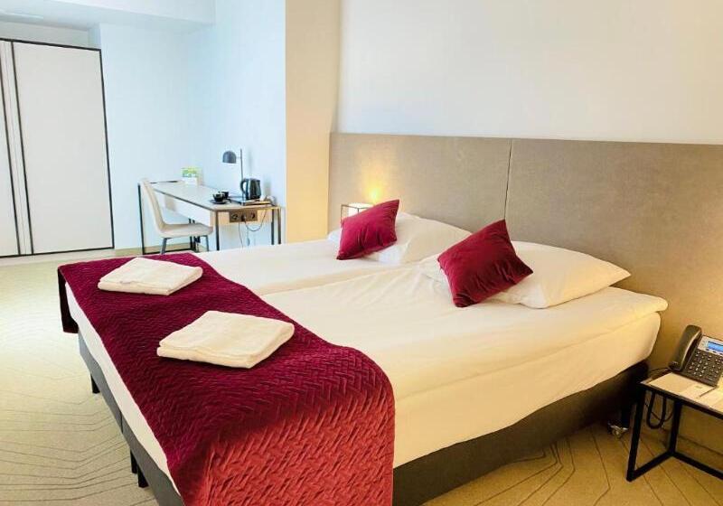 Студия Стандарт, Arche Hotel Krakowska