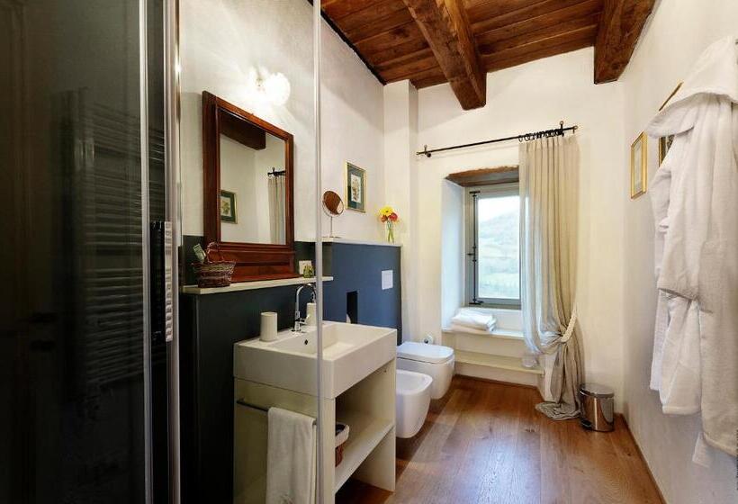 Люкс, Castello Di Postignano Relais