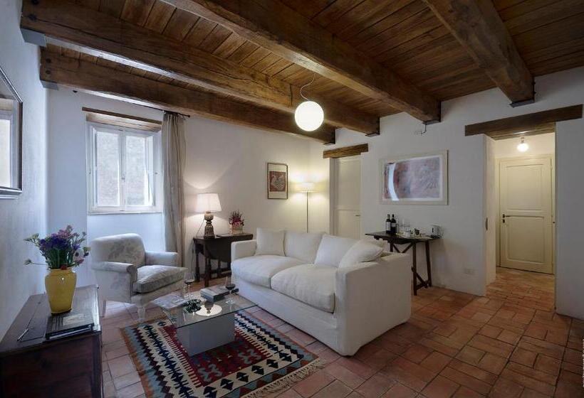 Люкс, Castello Di Postignano Relais
