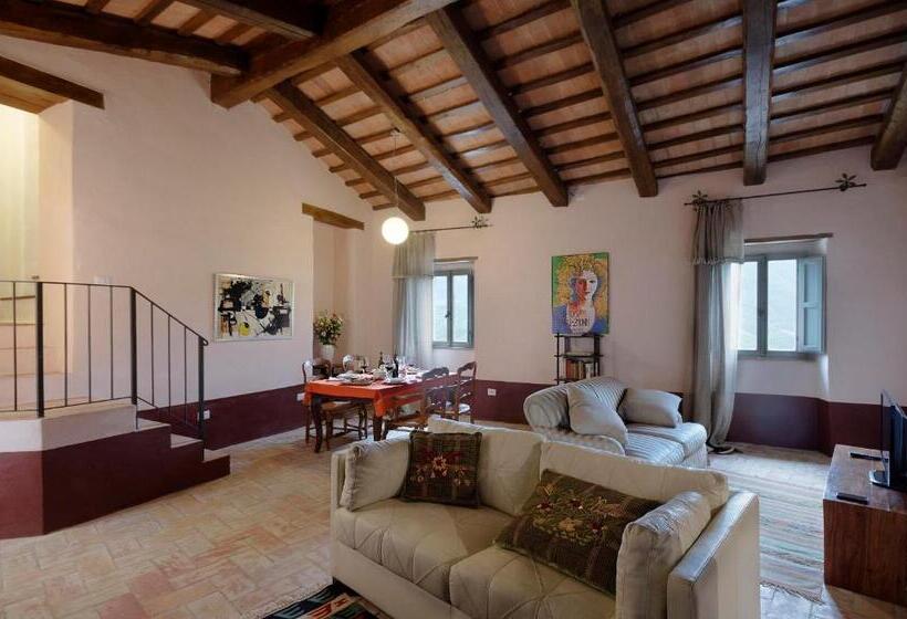 Family Suite, Castello Di Postignano Relais