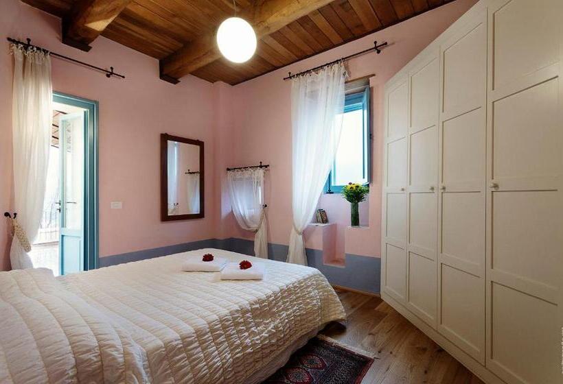 Люкс с Террасой, Castello Di Postignano Relais