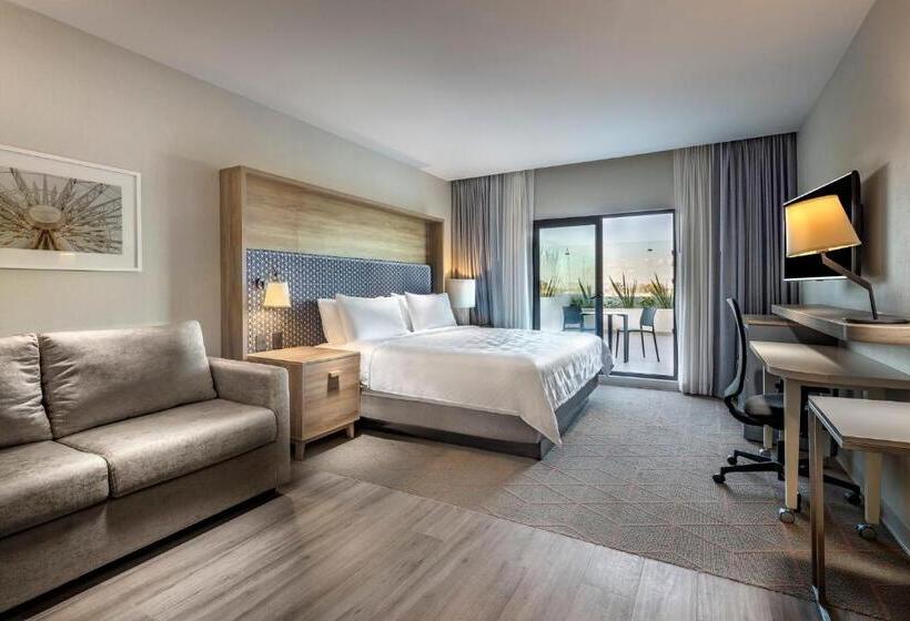 חדר סטנדרט עם מיטת קינג, Holiday Inn & Suites   Aguascalientes, An Ihg