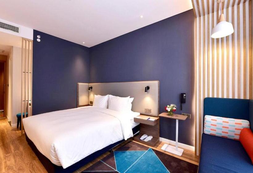 带大床的高级房间, Holiday Inn Express Luanchuan, An Ihg