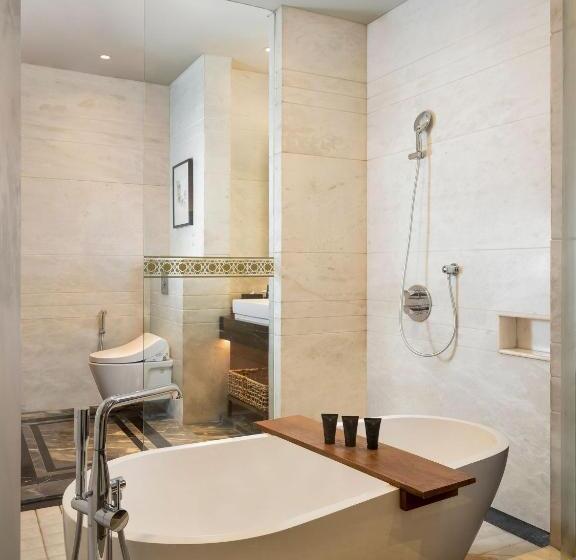 Президентский Люкс, Jhl Solitaire Gading Serpong