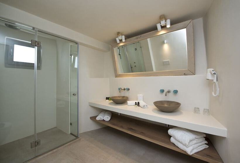 Полулюкс Вид на Море, Legacy Suites