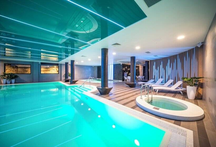 اتاق خانوادگی, Wellton Riverside Spa