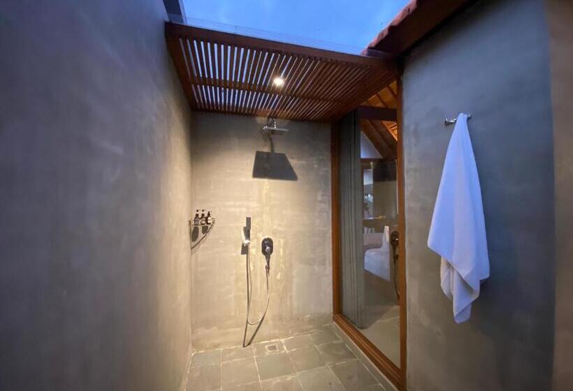 스탠다드 룸 산 전망, Dewa Hostel