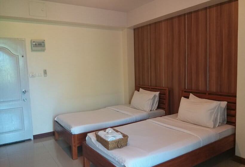 标准间, Grand Lopburi