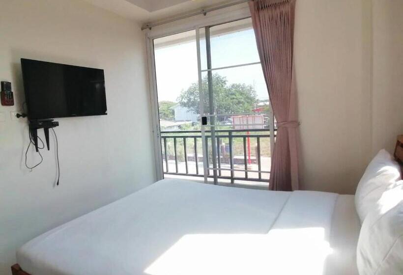 标准工作室带阳台, Grand Lopburi