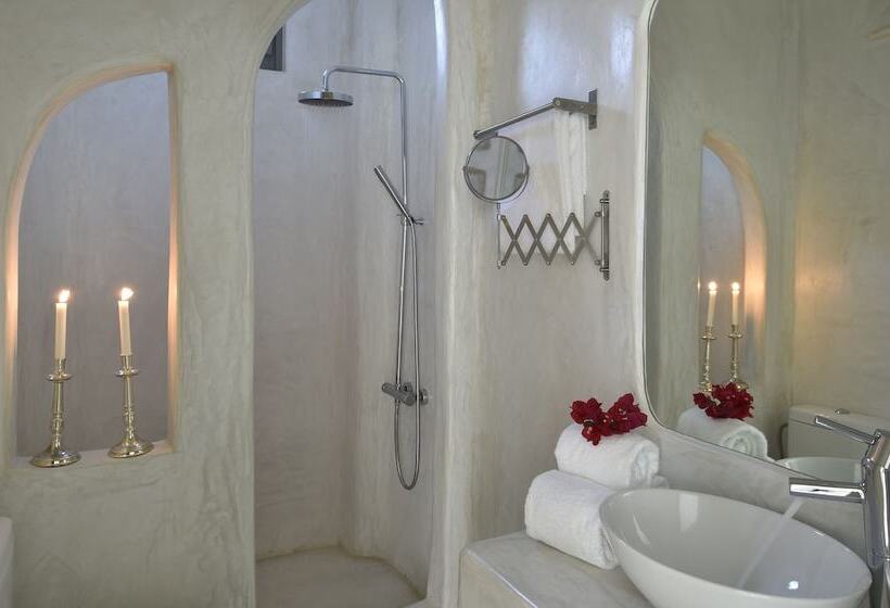 Вилла 3 Спальни с Бассейном, Naoussa Hills Boutique Resort  Adults Only