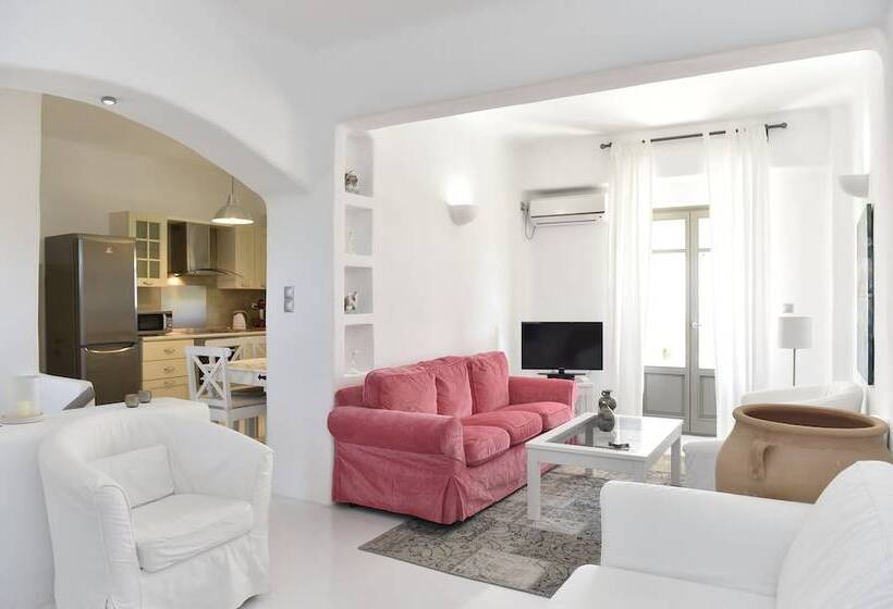 Вилла 3 Спальни с Бассейном, Naoussa Hills Boutique Resort  Adults Only