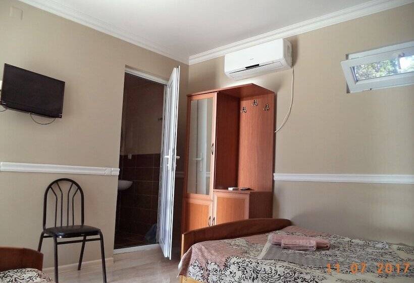 اتاق استاندارد چهار تخته, Live Inn Ureki