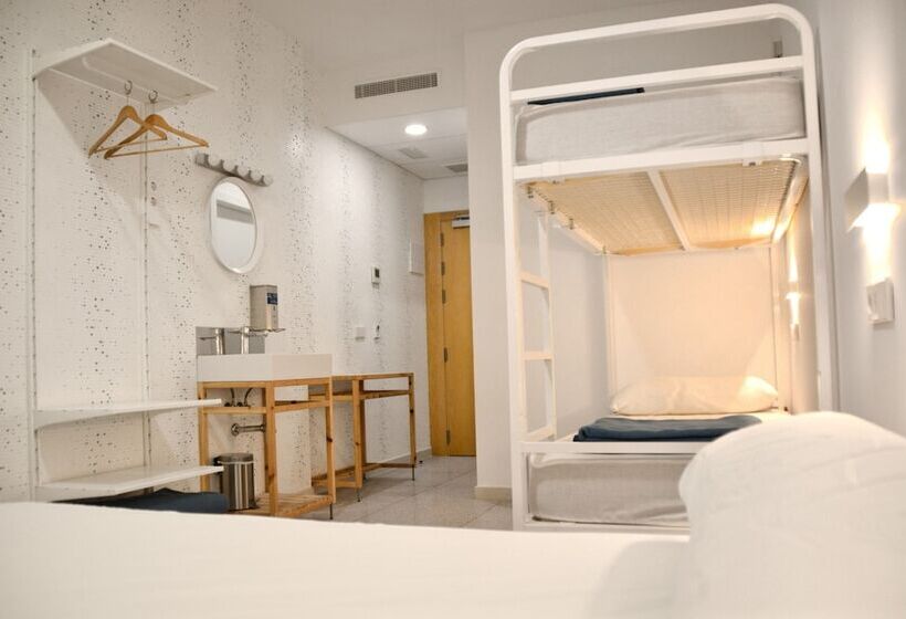 家庭间, Loop Inn Hostel Cartagena