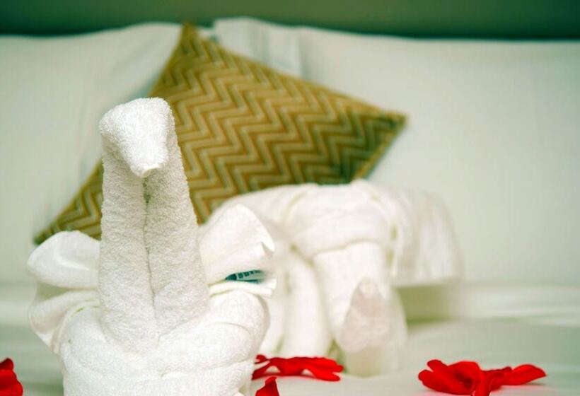 سوییت اجرایی, Monty Suites & Golf