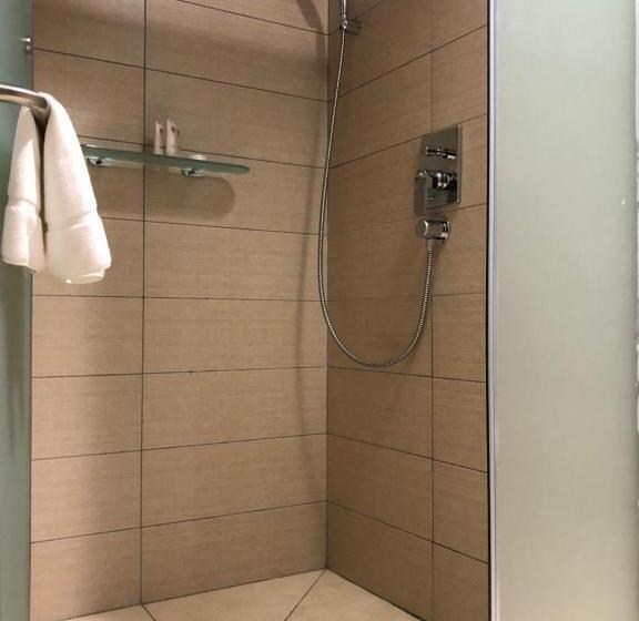 اتاق لوکس, Monty Suites & Golf