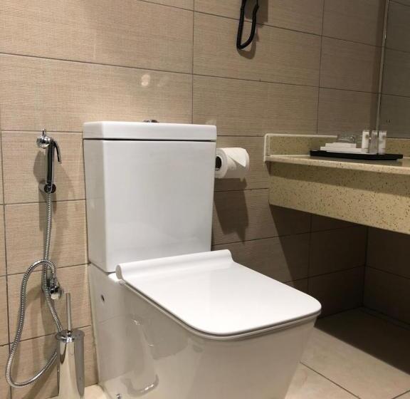سوییت اجرایی, Monty Suites & Golf