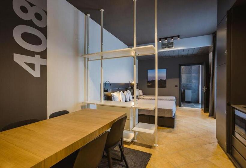 Standaard Studio, Residence 9 Line