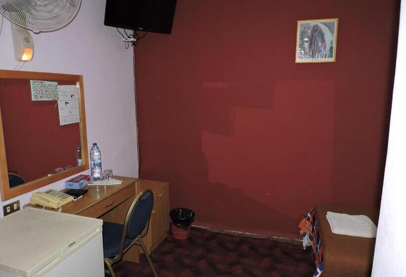 اتاق استاندارد سه نفره, Valentine Inn