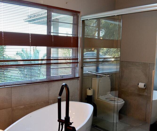 디럭스 룸, Kududu Guest House