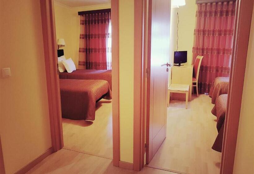 Четырехместный Номер Стандарт, Hospedaria Robalo