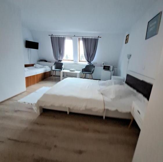 اتاق استاندارد, Piccola Italia Casa Racovita