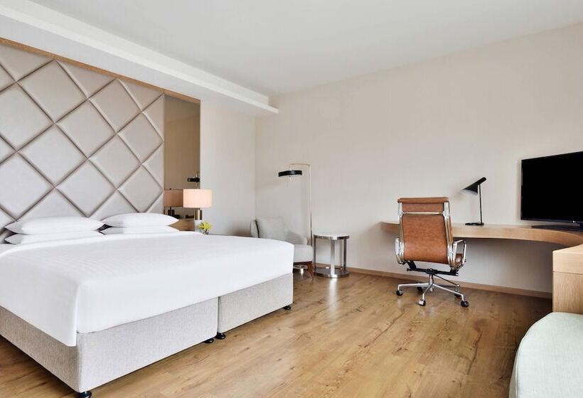高级客房, Courtyard By Marriott Madurai