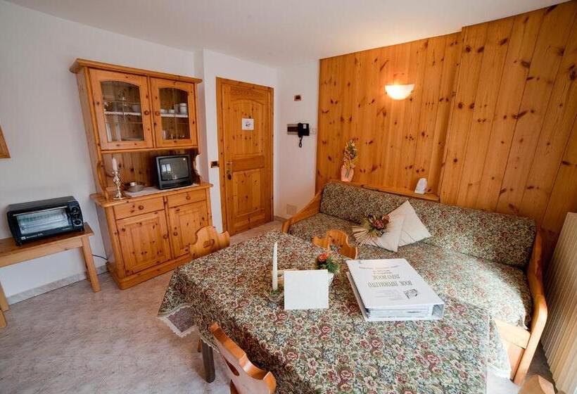 آپارتمان 1 خوابه با بالکن, Chalet Bucaneve