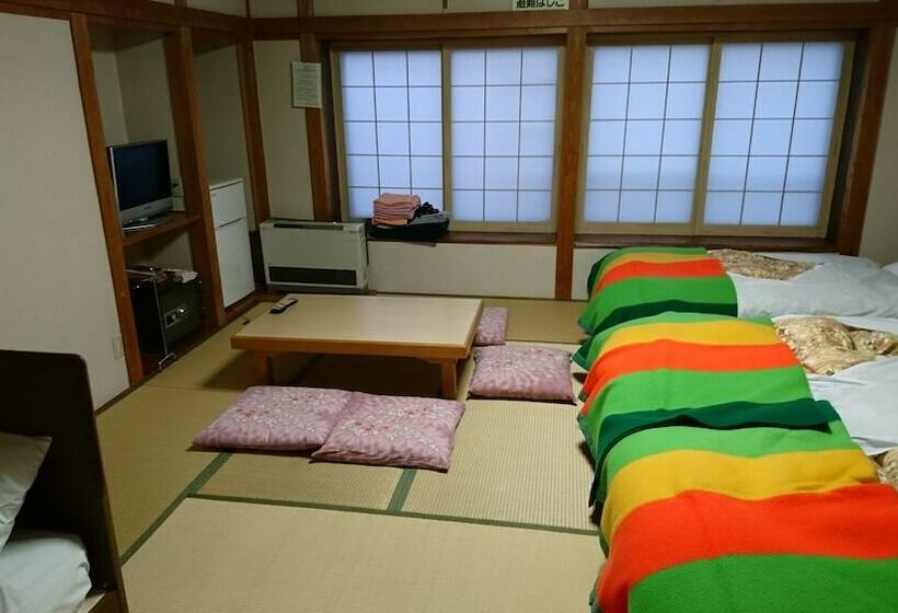 Семейный Номер Совместный Санузел, Apple Inn Takasaka