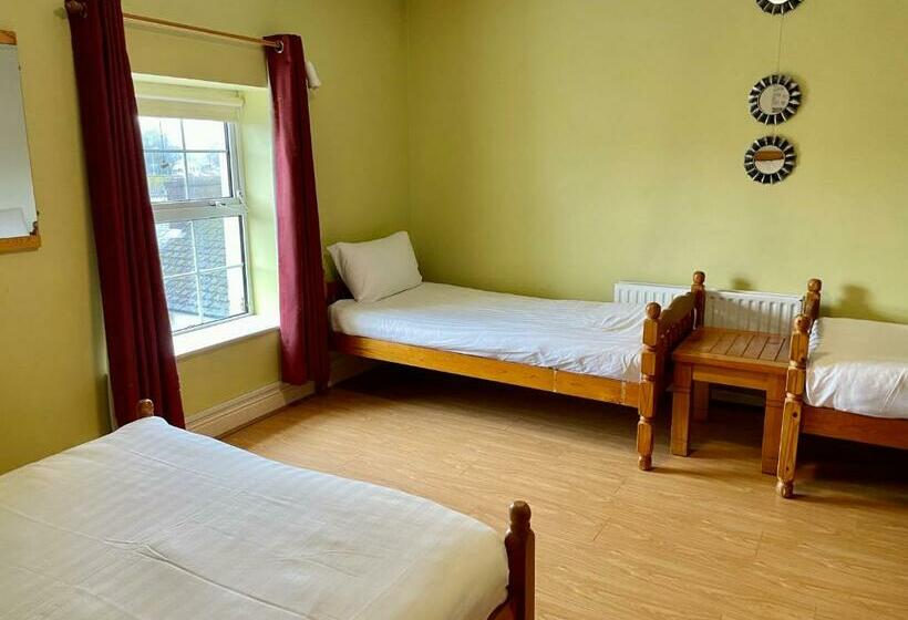 Семейный Номер, An Stór Townhouse