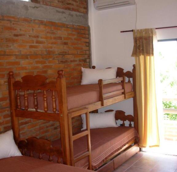 四人标准间, La Casona