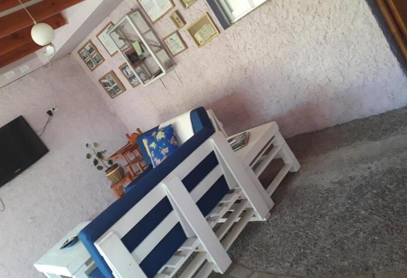 Семейный Номер Вид на Сад, Hostal El Colibri