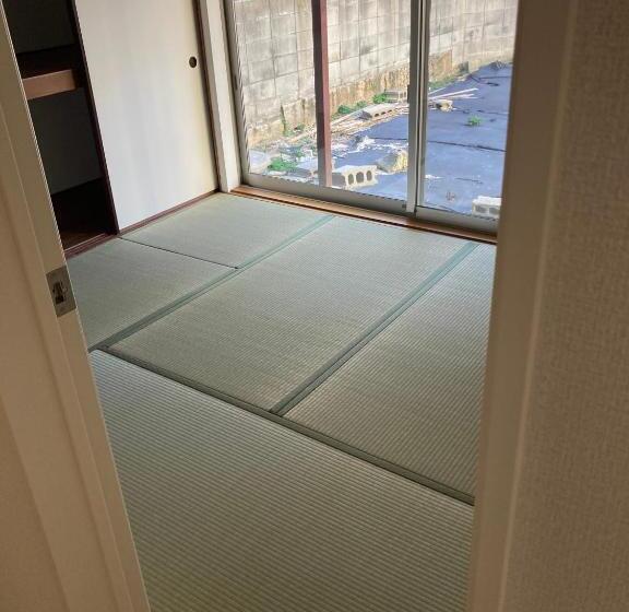 Семейный Номер, Wholeearth Ryokan Hiroshima
