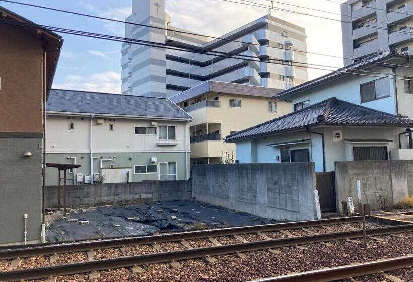 Семейный Номер, Wholeearth Ryokan Hiroshima