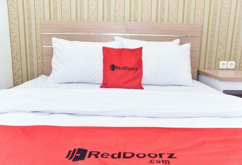 Номер Стандарт, Reddoorz Plus Near Malang Town Square