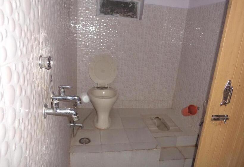 Номер Economy, Budget Accommodation Near Station Road