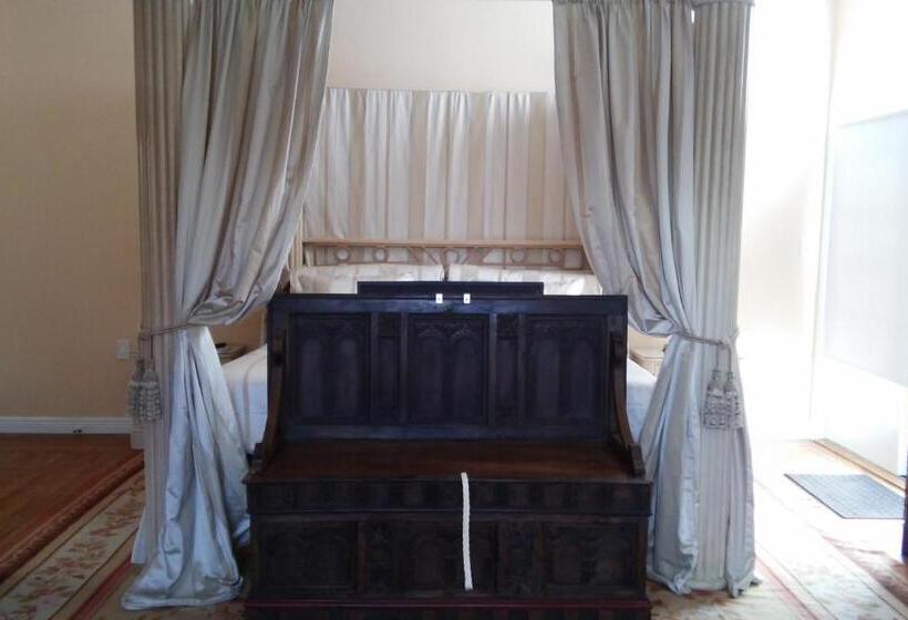 Люкс Deluxe Кровать Кинг, Inntiquity, A Country Inn