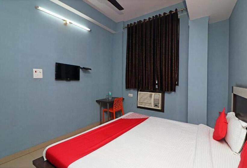 标准三人间, Oyo 29127 Hotel Crown Tower