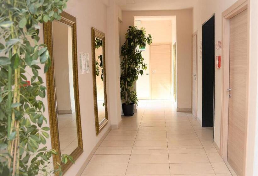 Chambre Standard, Cosmopol