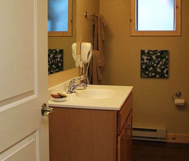 스위트, Tahquamenon Suites Lodging