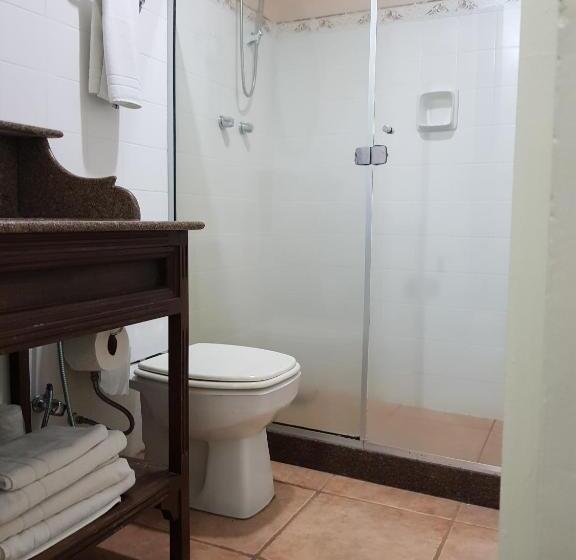 标准三人间, Casa Do Manequinho Hotel E Restaurante