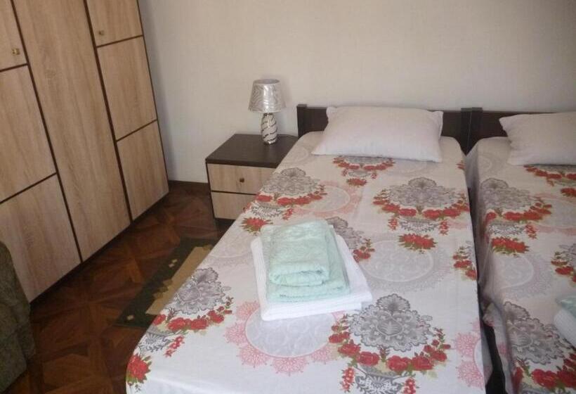 اتاق استاندارد سه نفره, Guest House Elena