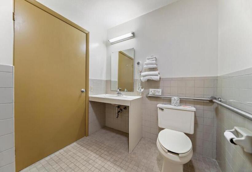 장애인을 위한 스탠다드 룸, Executive Inn