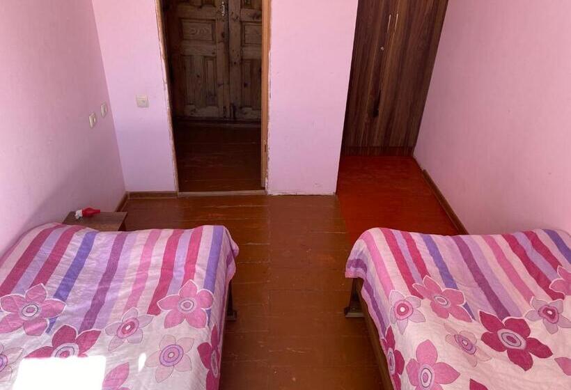اتاق استاندارد با چشم‌انداز, Guesthouse Qaldea