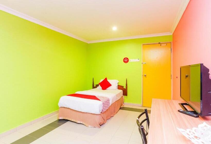 Номер Стандарт Индивидуальный, Oyo 746 Hotel Comfort