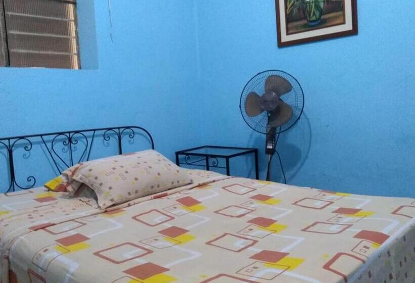 اتاق استاندارد یک نفره, Hostal Virrey & Tours