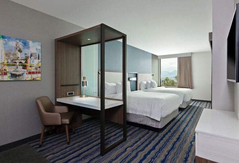 Люкс Адаптированный для Инвалидов, Springhill Suites By Marriott Escondido Downtown