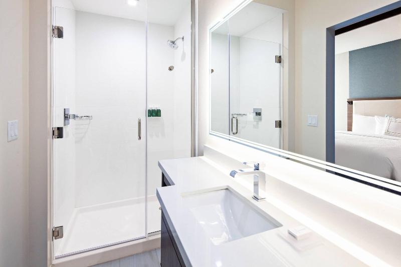 Люкс Кровать Кинг, Springhill Suites By Marriott Escondido Downtown
