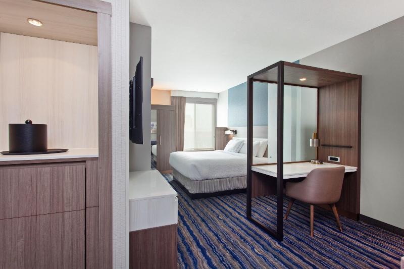 Люкс Кровать Кинг, Springhill Suites By Marriott Escondido Downtown